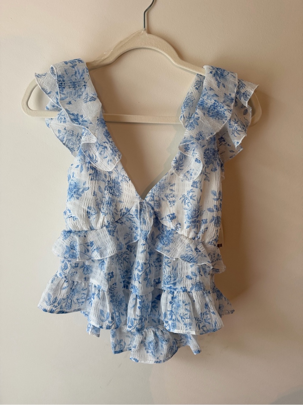 Francesca's Collections White and Blue Floral Ruffled V-Neck Cami